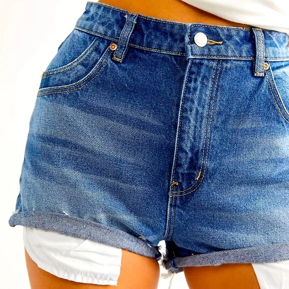 Vintage Levi’s 569 rolled cuff Jean shorts sz 28 - Picture 3 of 13